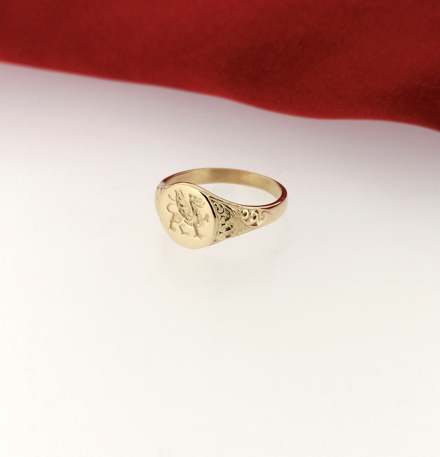 9ct Yellow Gold Welsh Dragon Oval Signet Ring Mens Womens Caswalader Red Dragon Y Ddraig Goch