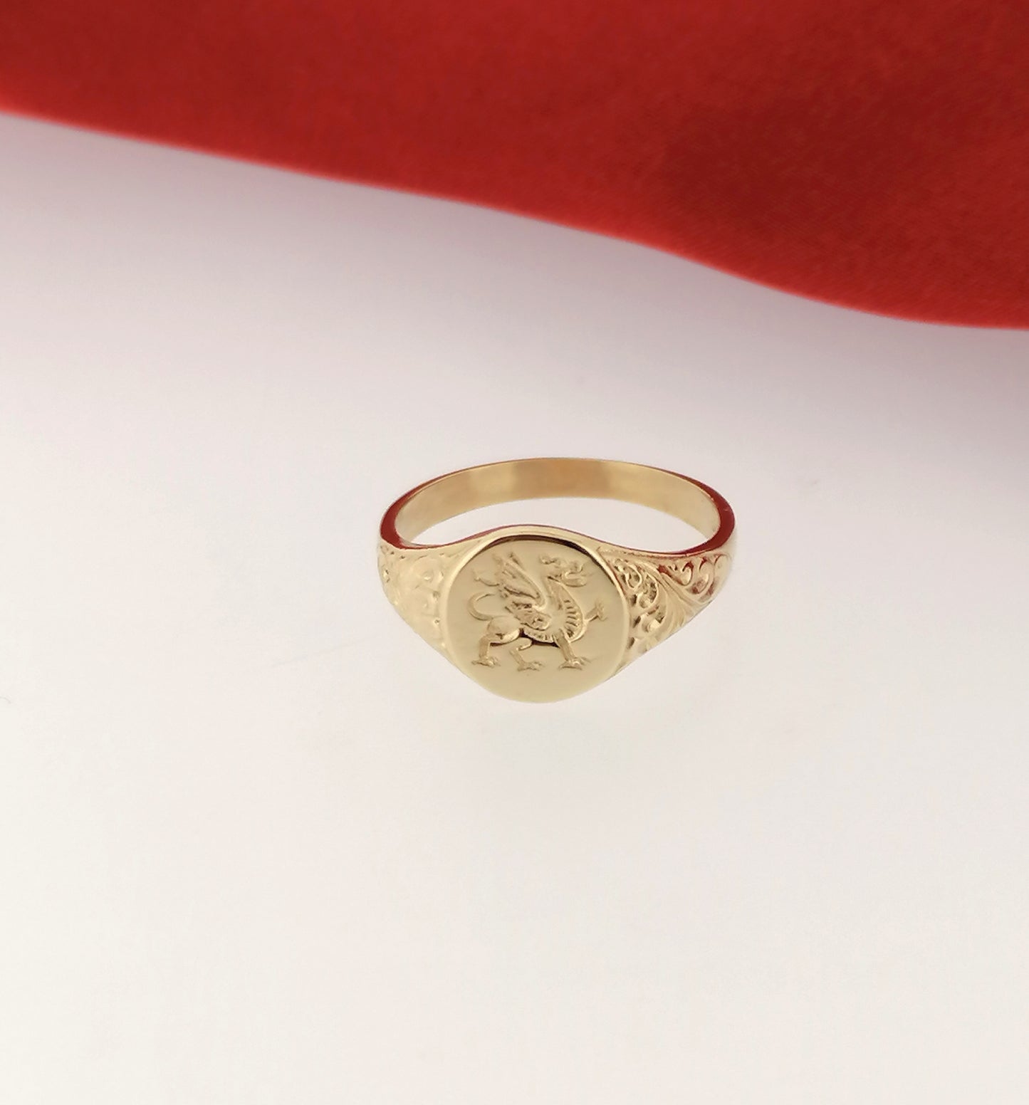 9ct Yellow Gold Welsh Dragon Oval Signet Ring Mens Womens Caswalader Red Dragon Y Ddraig Goch