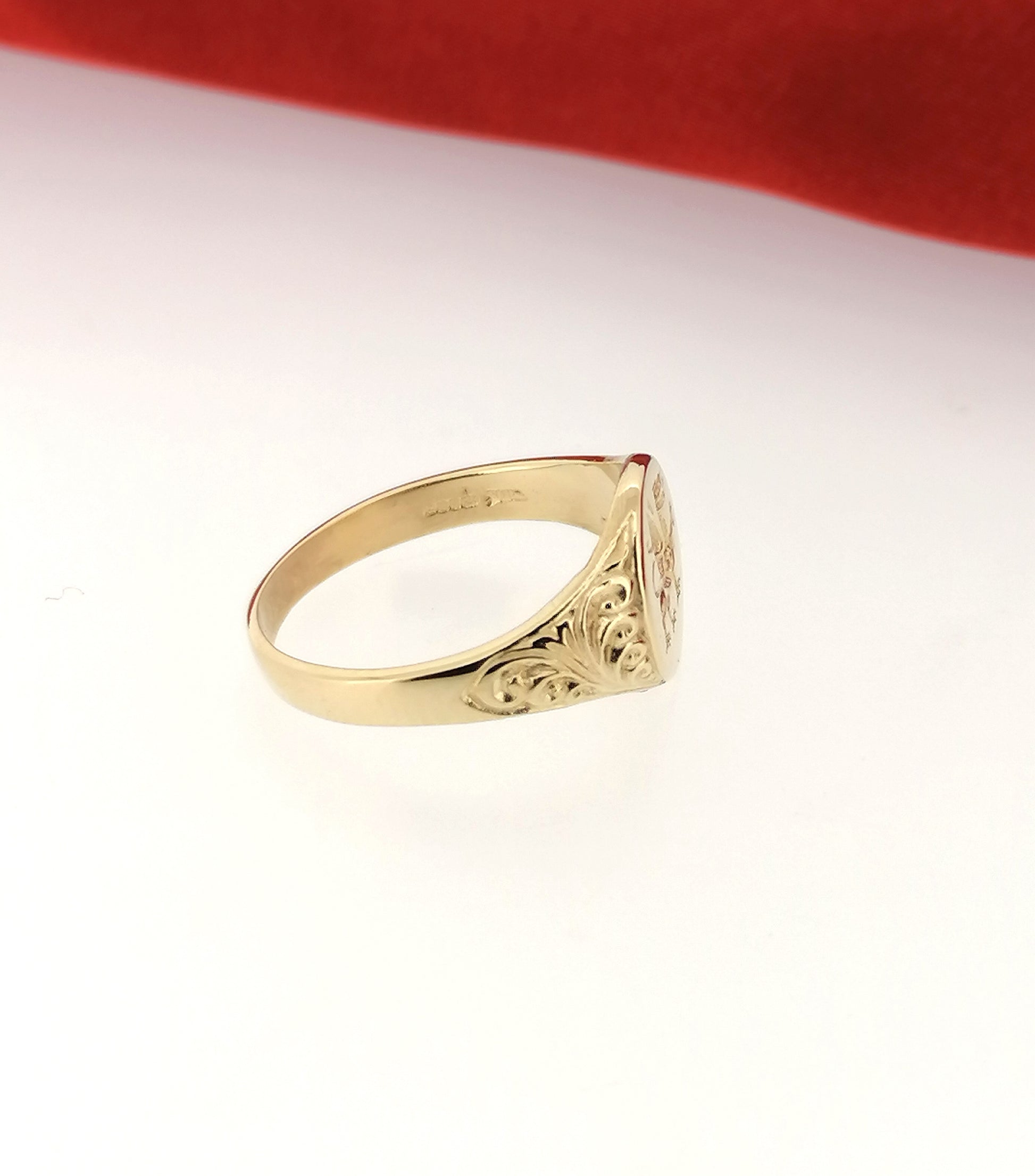 9ct Yellow Gold Welsh Dragon Oval Signet Ring Mens Womens Caswalader Red Dragon Y Ddraig Goch