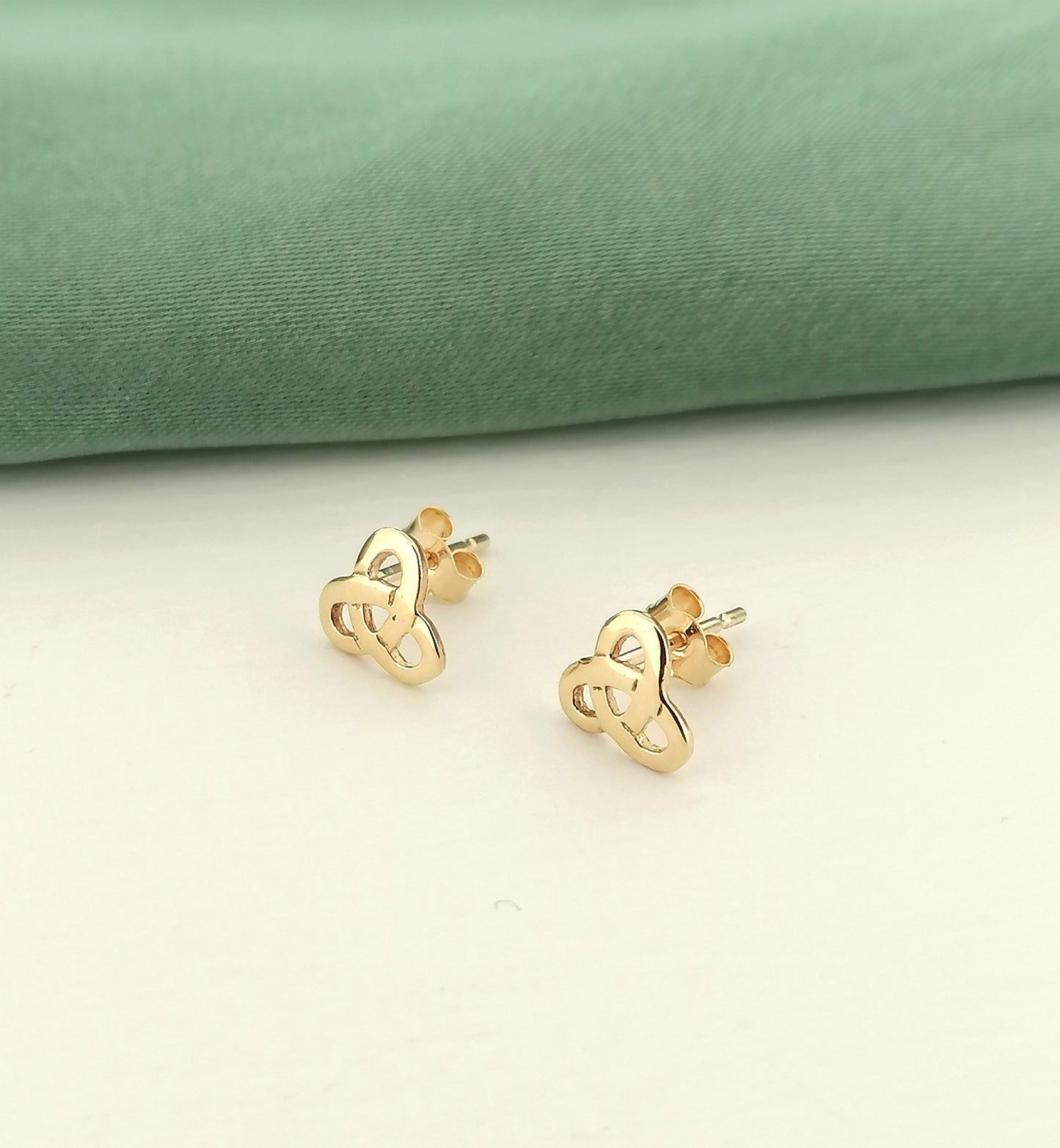 9ct Yellow Gold Celtic Trinity Knot Stud Earrings